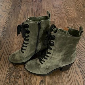 Frye Women’s Myra Lug Combat Boot Forest Suede